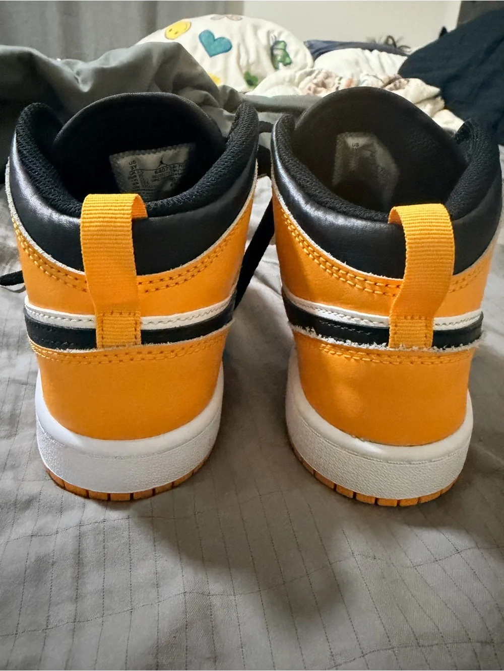 Air Jordan 1 Mid Taxi Black Toe Yellow Pollen youth Size 3Y Nike